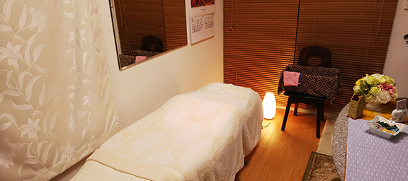 モニカクララ　サロン